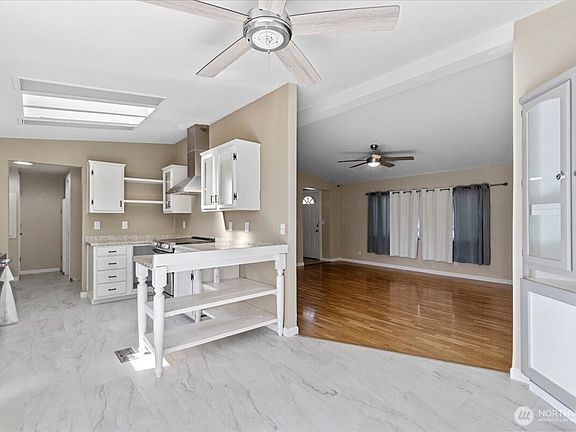 4th image of 1713 S 69th Avenue