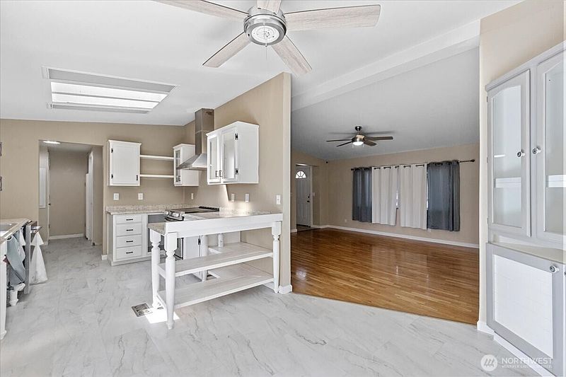 4th image of 1713 S 69th Avenue