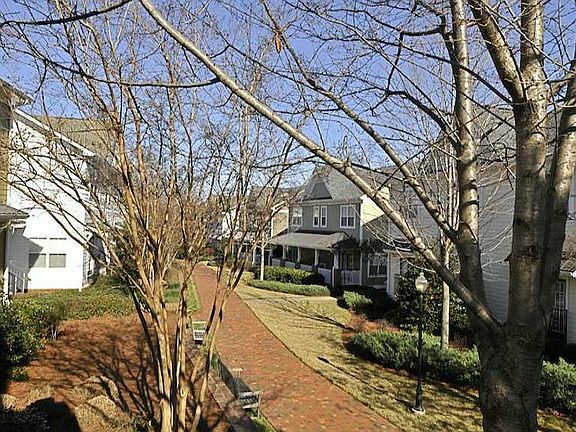 2nd image of 276 Carlyle Park Dr