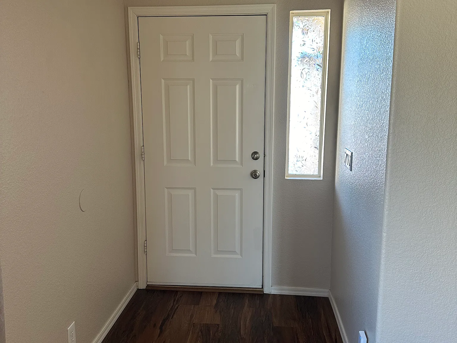 3 bed, 1065 sqft, $2,100 — Photo 3