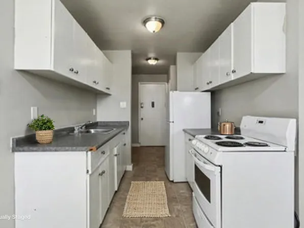 Rockcliffe Manor, 10715 116th St NW, Edmonton, AB T5H 3M3