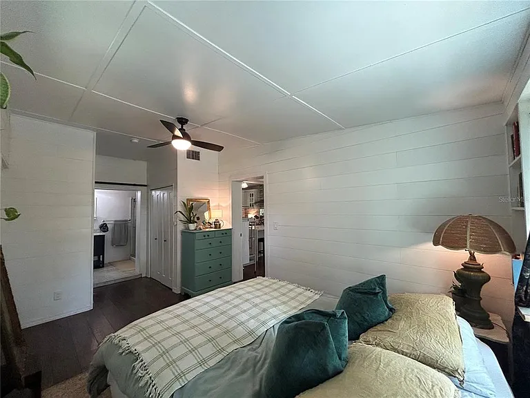 816 NE 9th Ave — Photo 23