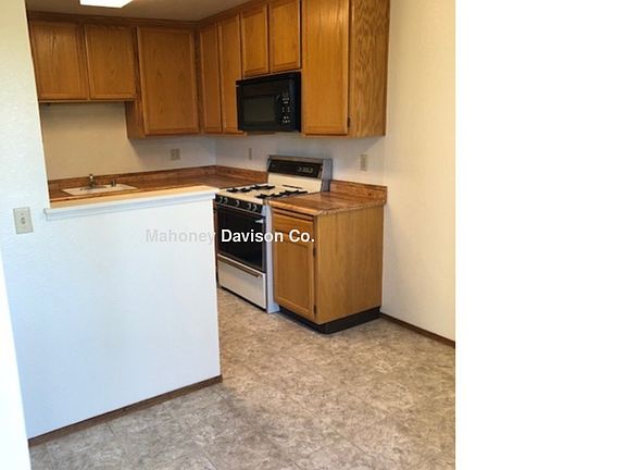 4th image of 93 Park Place Dr