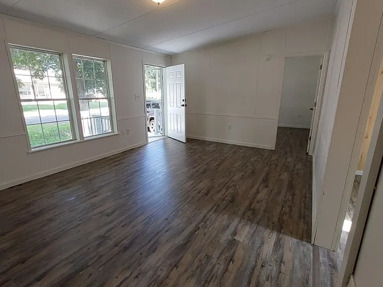 4044 Circle Dr — Photo 8
