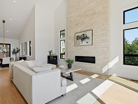 4th image of 2011 Long Leaf Court