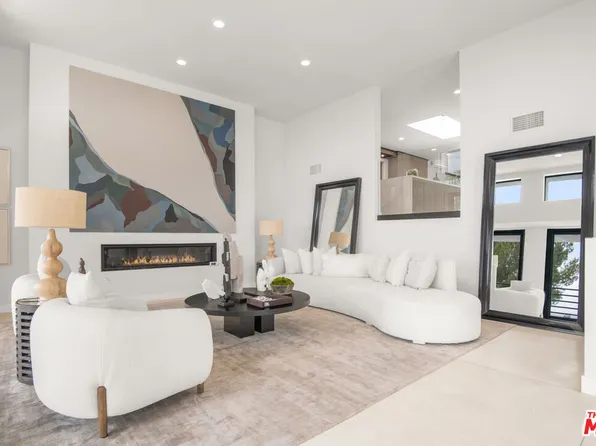 3954 Farmouth Dr, Los Angeles, CA 90027