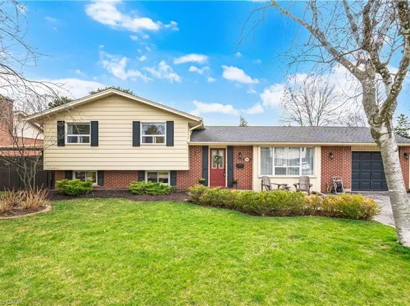 188 White Pines Dr, Burlington, ON L7L 4E4