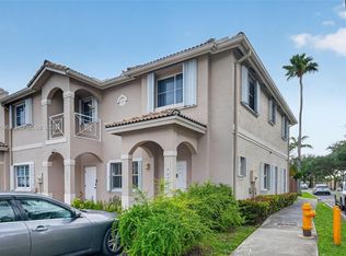 Paseos At Miami Lakes Con, Hialeah, FL 33014