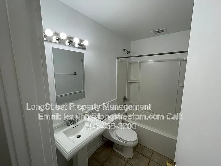 851 SW Broadway Dr #52 — Photo 10