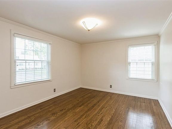 5th image of 4107 W 69th St