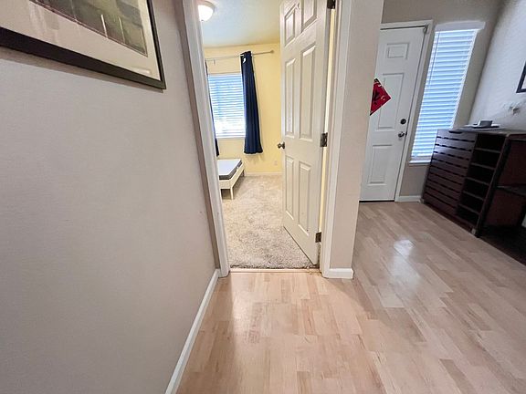 4th image of 806 La Coruno St