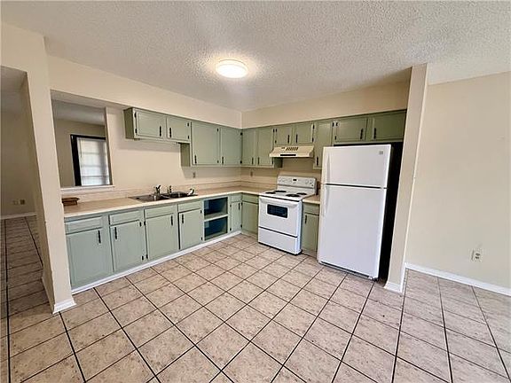 3rd image of 1507 Savannah Dr