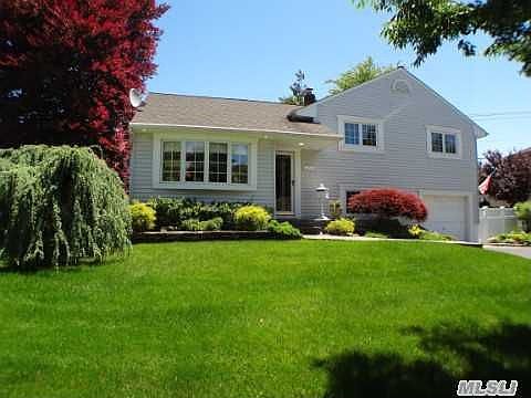 1st image of 5 Brookline Dr