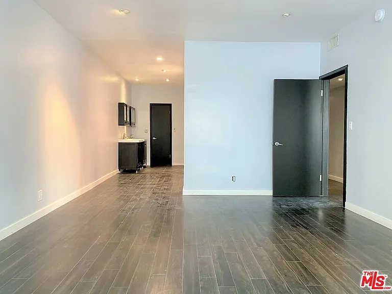 825 S Le Doux Rd #303 — Photo 10