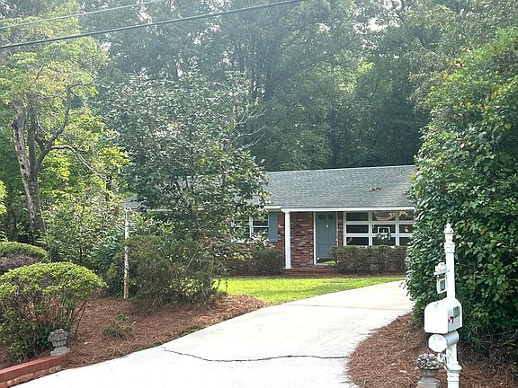 2nd image of 1220 Woodland Drive