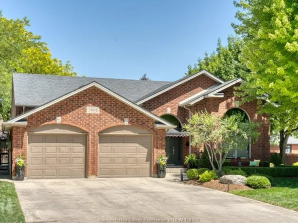 3898 Northway Ave, Windsor, ON N9G 2P9
