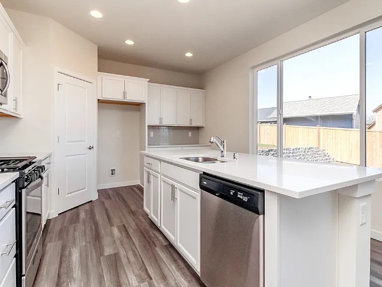 5632 S 302nd St — Photo 10