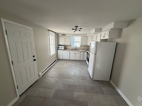 5th image of 43 W George St