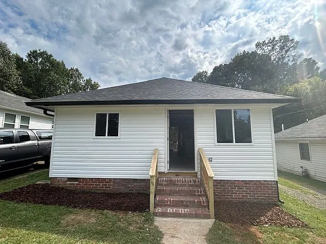 345 Sharpe St