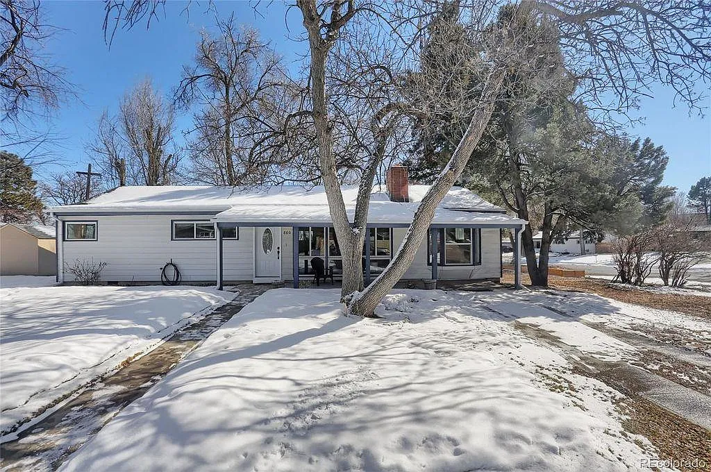 4 bed, 1352 sqft, $850 — Photo 1