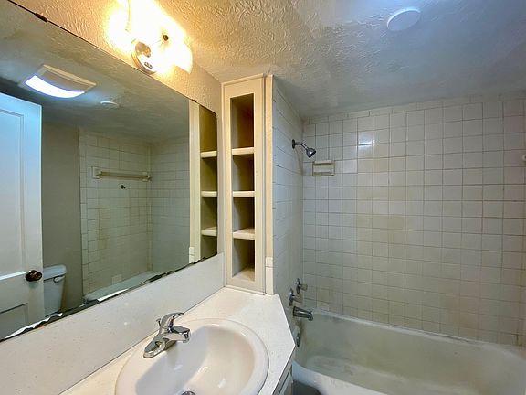 5th image of 1822 N 2nd St #1/2
