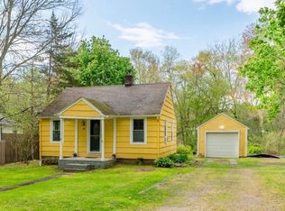 1007 Long Cove Rd, Gales Ferry, CT 06335