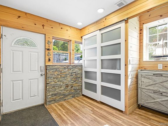 5th image of 132 Mountain View Drive