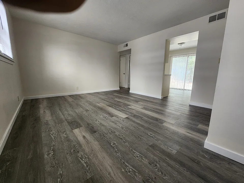 505 Wilshire Dr #7