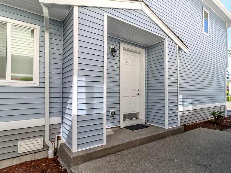 1272 Cooper St — Photo 4