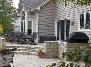 1055 Keim Ct, Geneva, IL 60134