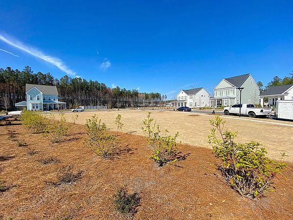 5th image of 354 Great Lawn Dr