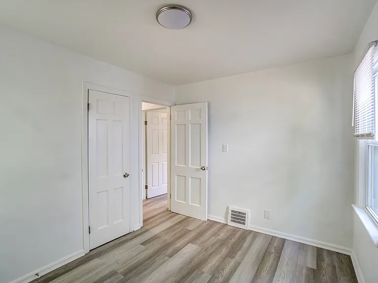 217 Grand Blvd — Photo 13