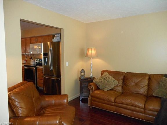 2nd image of 5569 Saint Thomas Ln #31