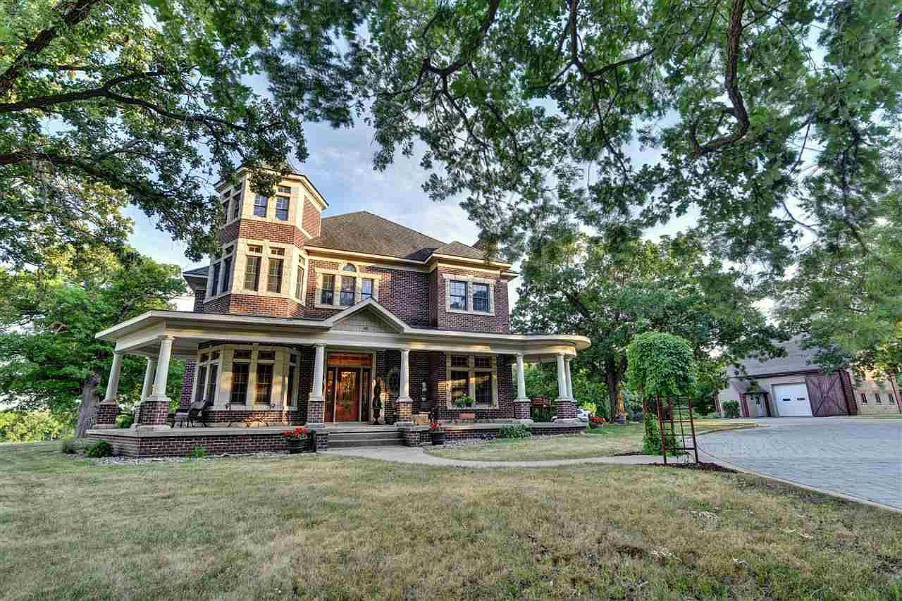 902 Oak Hill Rd, Estherville, IA 51334 Zillow