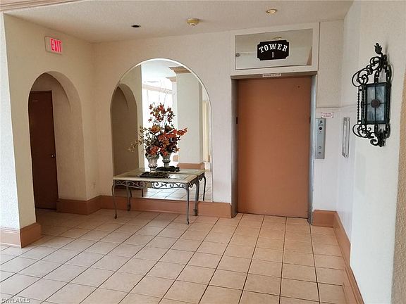 3rd image of 18011 Biscayne Blvd APT 1103-1