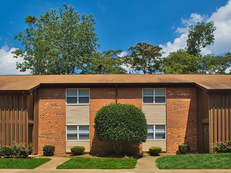 Vantage Apartments — Photo 14