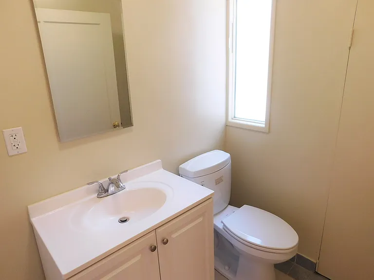 1250 E Villa St — Photo 13