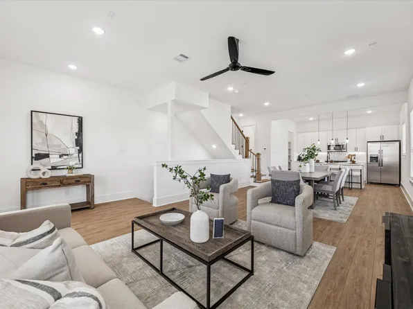 5625 Azores Ln, Houston, TX 77091