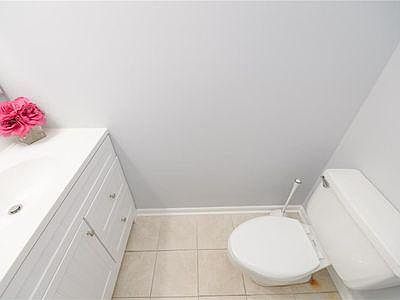 5th image of 1040 Willow Green Dr