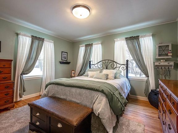 5th image of 4728 Stewart Ave