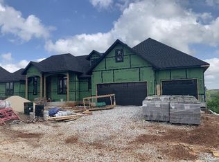 3256 W Bluffview St, Springfield, MO 65810