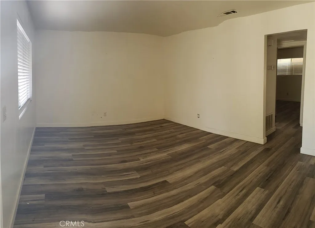 2 bed, 827 sqft, $1,625 — Photo 2