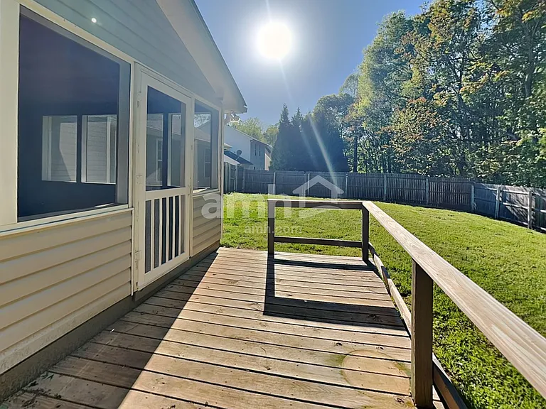 555 Whistling Swan Dr — Photo 20