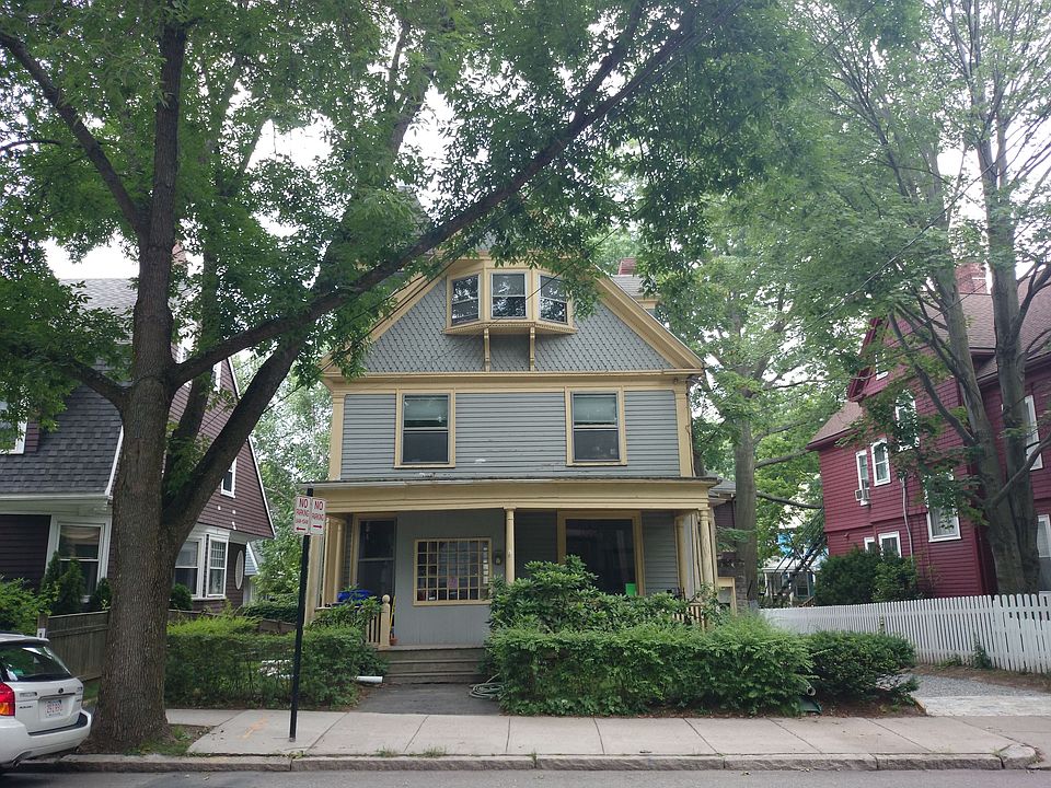 2nd image of 179 Aspinwall Ave