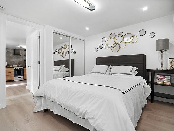 3rd image of 390 Bedford Pl #2