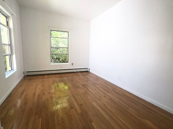 4th image of 195 Saint James Pl #3B