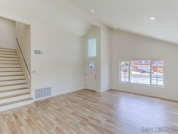 5th image of 859 Gallery Ct