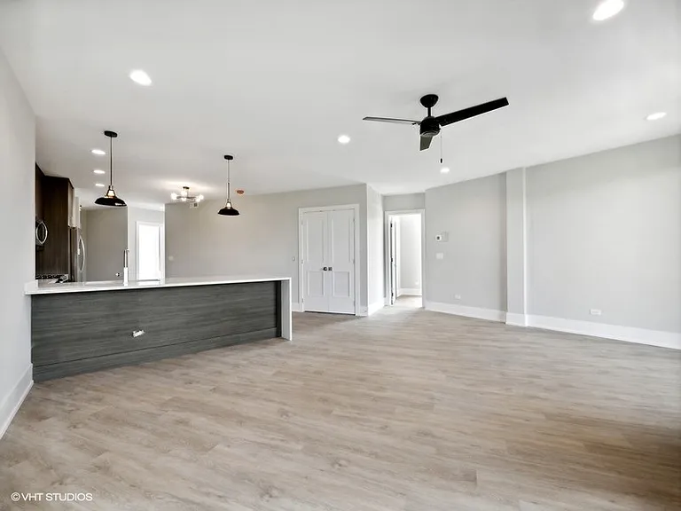 3839 N Clark St — Photo 4