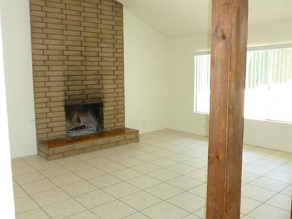 5th image of 28919 Gifford Ave