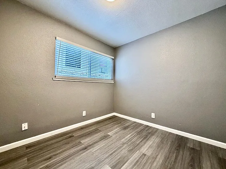 Unit Photo